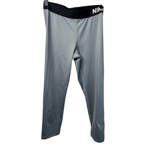 Nike Pro‎ Women's Mid-Rise 7/8 Leggings Leggings Size M Gray